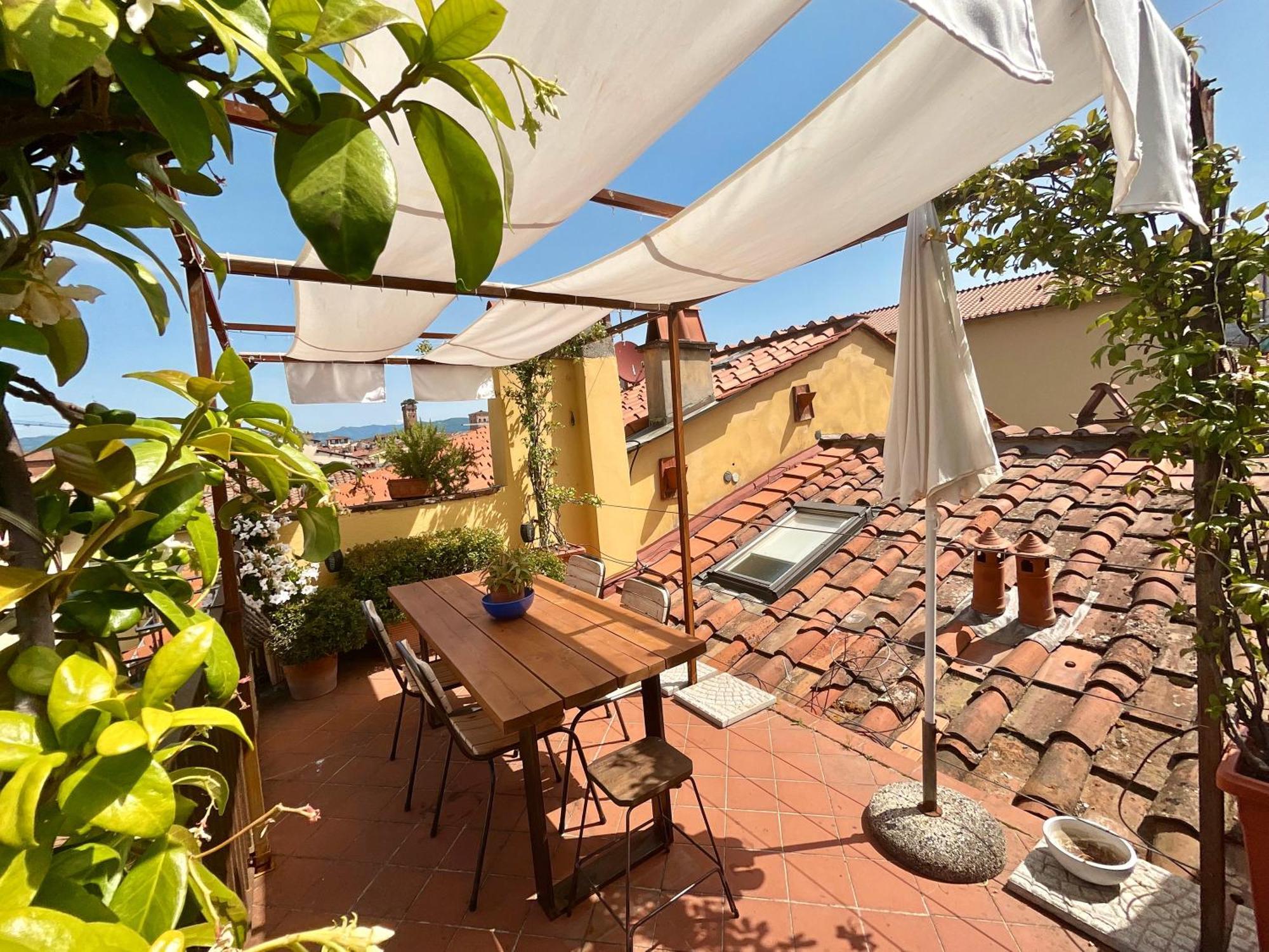 La Terrazza Di Sofia Lägenhet Lucca Exteriör bild